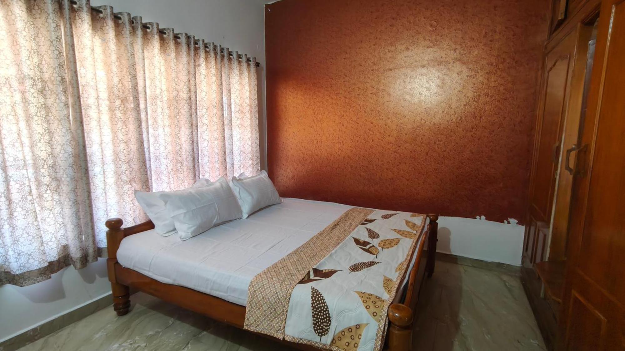 Flintstone Home Kushalnagar Exterior photo